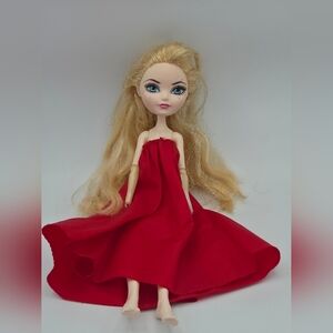 Ever After High - Apple White Doll
